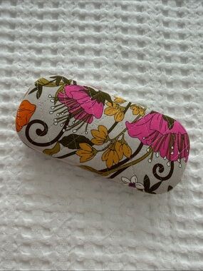 Vera Bradley Hard Clamshell Eyeglass Case